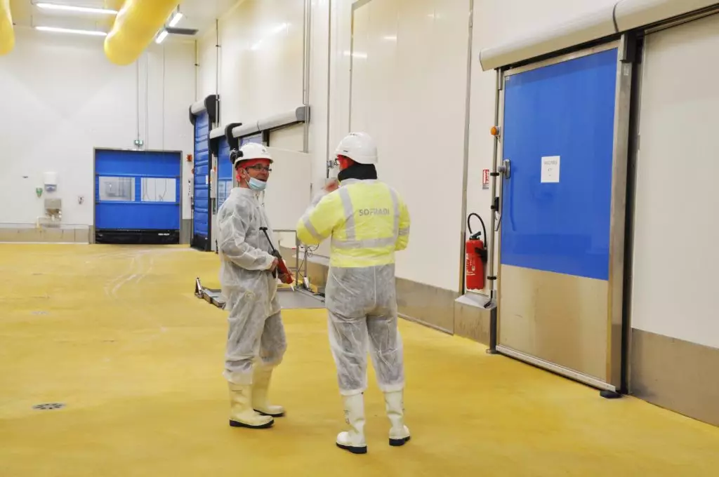 Chambres froides industrialisées panneaux et menuiseries isothermes - Industrial cold insulation panels Sofradi